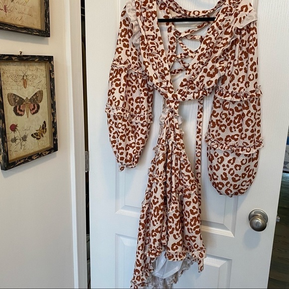 NEW Leopard Print Cutouts Mini Dress Long Sleeves Ruffles Lace Up Back - Picture 2 of 11